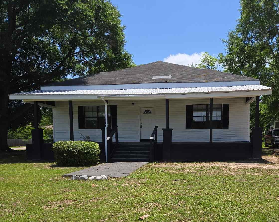 108 North Railroad Street